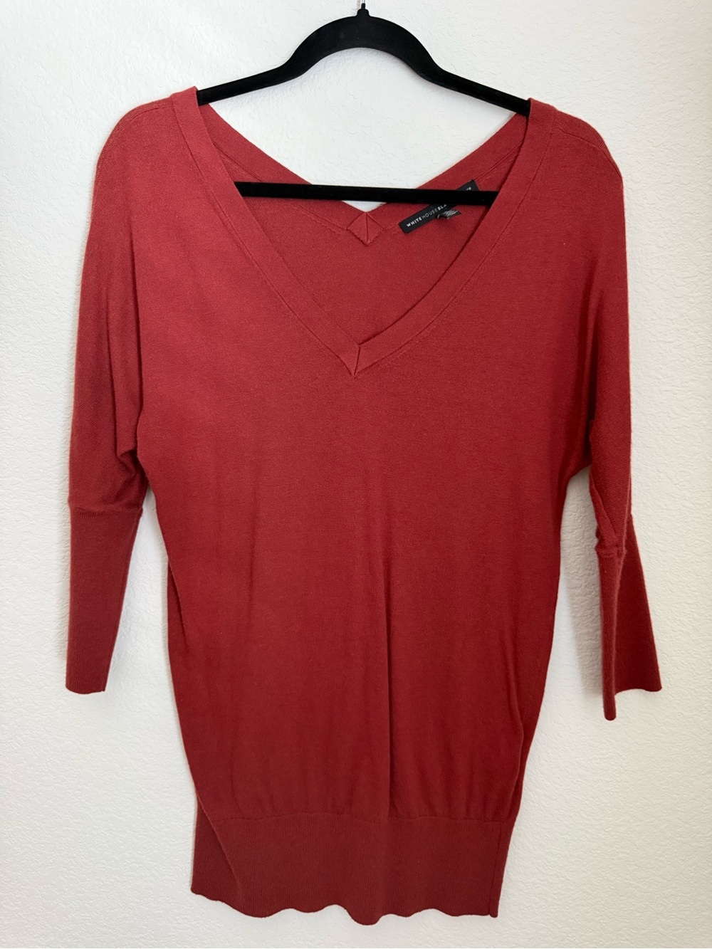 White House Black Markets | Women's V-Neck Sweater - Rust